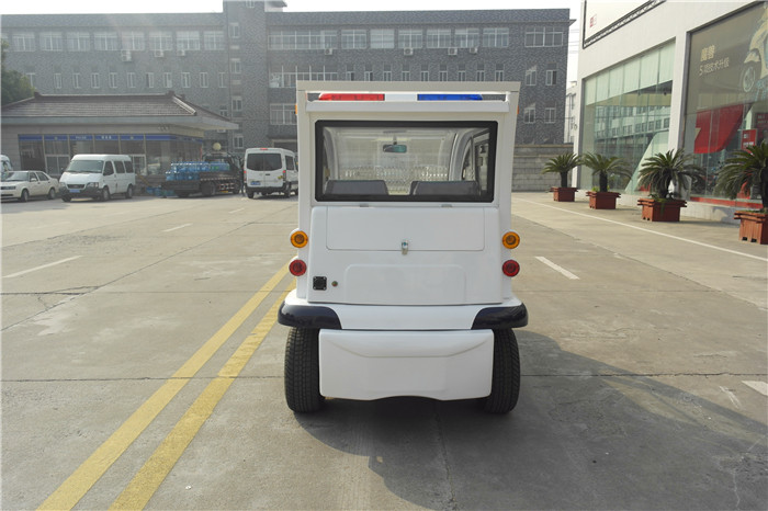 封闭式巡逻车